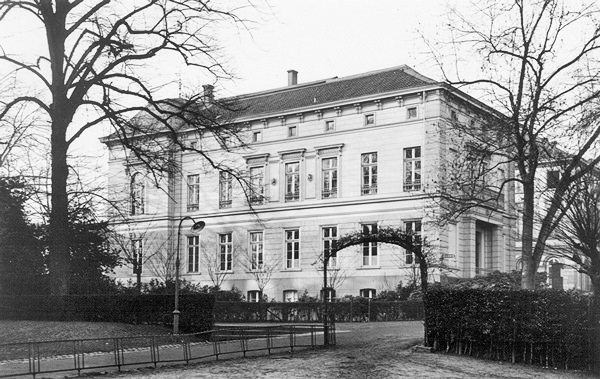 Das naturwissenschaftliche Museum im Kaiser-Friedrich-Hain um 1935/40. Foto: Stadtarchiv Krefeld, Fotobestand, Objekt-Nr.13779-6094