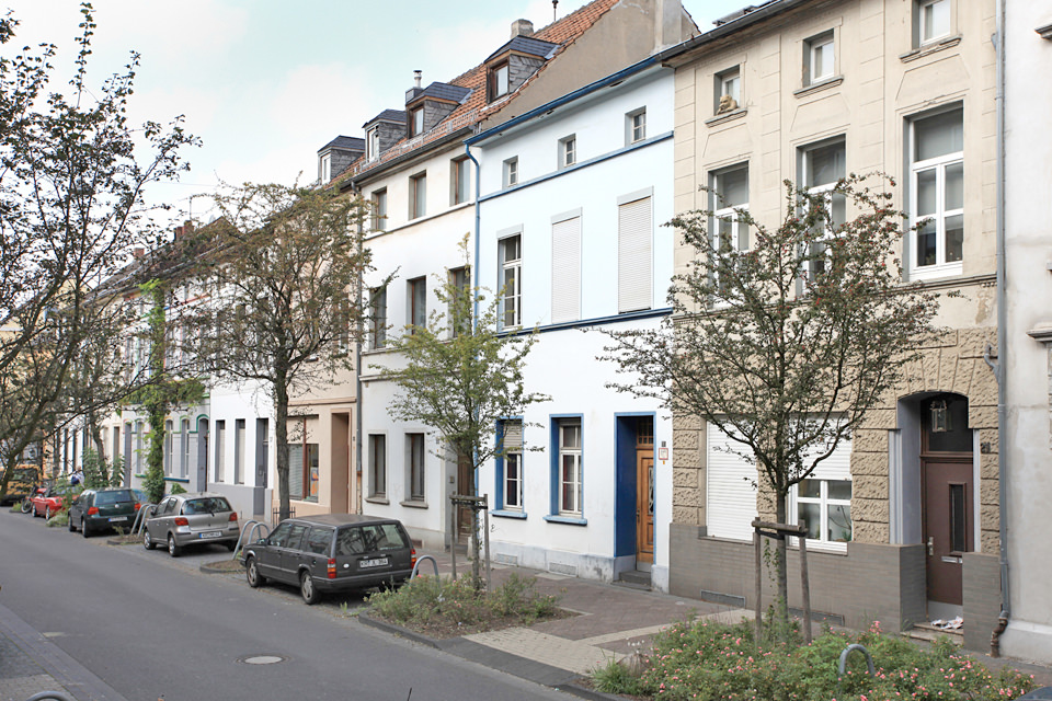 Drei-Fenster-Häuser in der Blumenstraße, 2014. Foto: Ralf Janowski