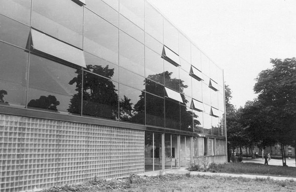 Textilingenieurschule am Frankenring, 1955. Foto: Stadtarchiv Krefeld, Fotobestand, Objekt-Nr. 14430-3027-45