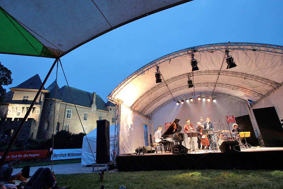 Jazz an einem Sommerabend, 2014, Burg Linn. Foto: Ralf Janowski
