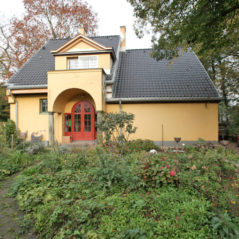 Das Atelier-Haus an der Hüttenallee 150 wurde 1908 nach Plänen J. M. Olbrichs errichtet. Foto: Ralf Janowski