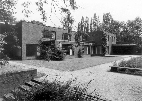 Museum Haus Lange, Gartenseite, in den 1960er Jahren. Foto: Stadtarchiv Krefeld, Fotobestand, Objekt-Nr. 13721-9866/27