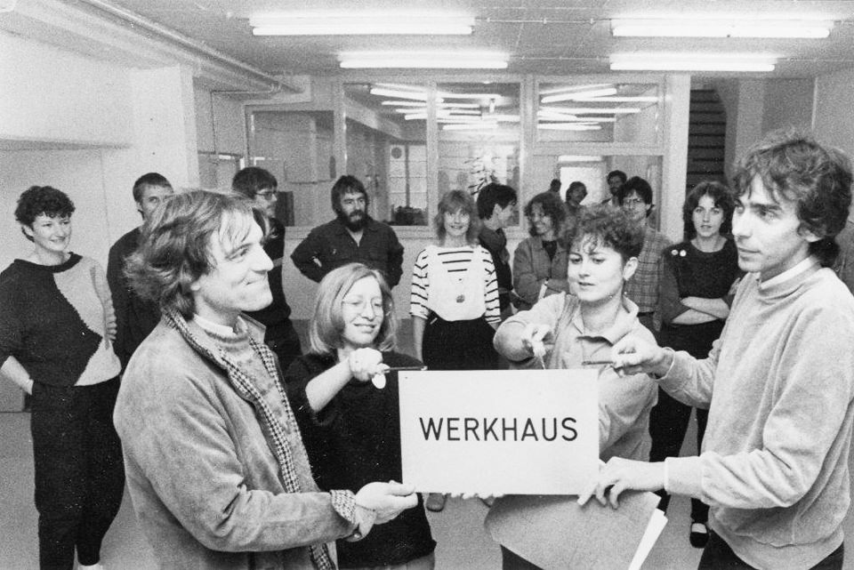 Pressekonferenz zur Werkhaus-Eröffnung, Juni 1984. V.l.n.r.: im Hintergrund Marion Seidel, vorne: Rudi Löhr, Birgid Anders, Monika Vehreschild und Peter Wirtz. Foto: Werkhaus-Archiv